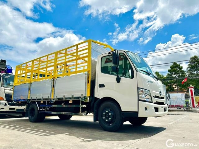 gia-xetai-hino-xzu720l