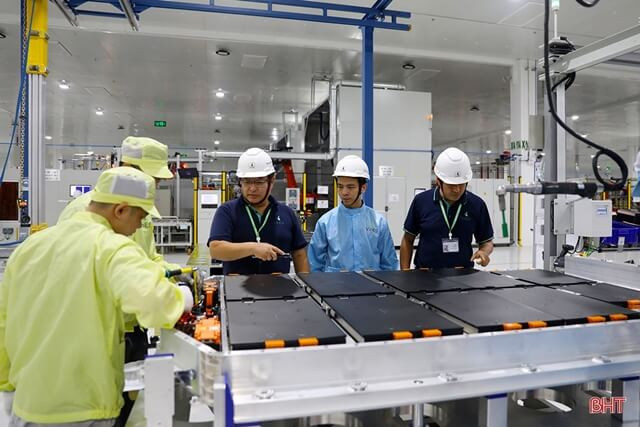 giam-doc-nha-may-pin-vines-ha-tinh