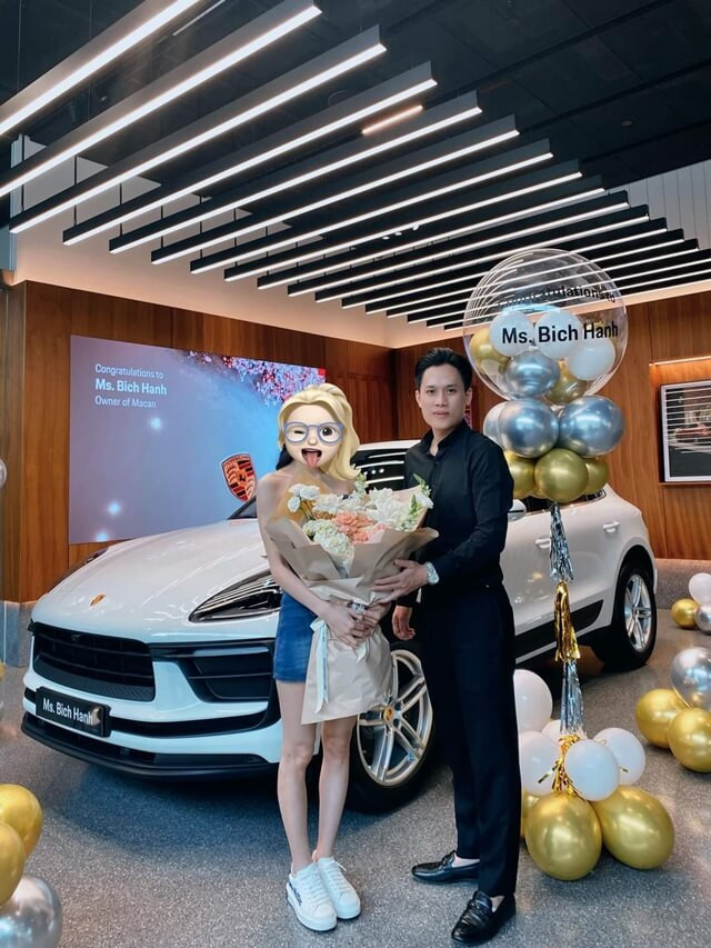 giao-xe-cho-khach-hang-tai-porsche-ha-noi