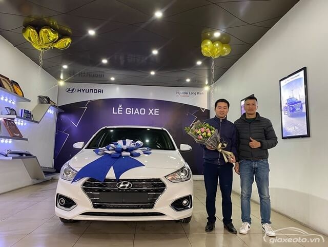 giao-xe-hyundai-elantra-tai-hyundai-long-bien