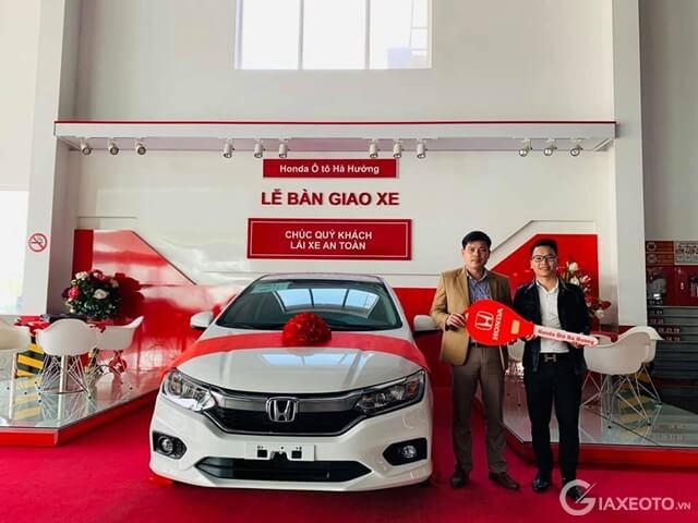 giao-xe-moi-tai-honda-oto-ha-huong-son-la