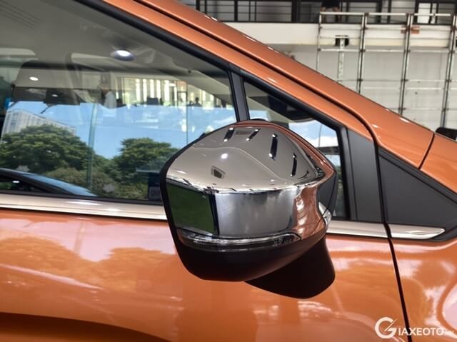 guong-chieu-hau-ngoai-xe-mitsubishi-xpander-cross