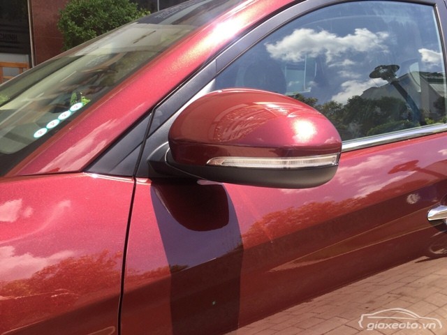 guong-chieu-hau-xe-hyundai-tucson-may-dau