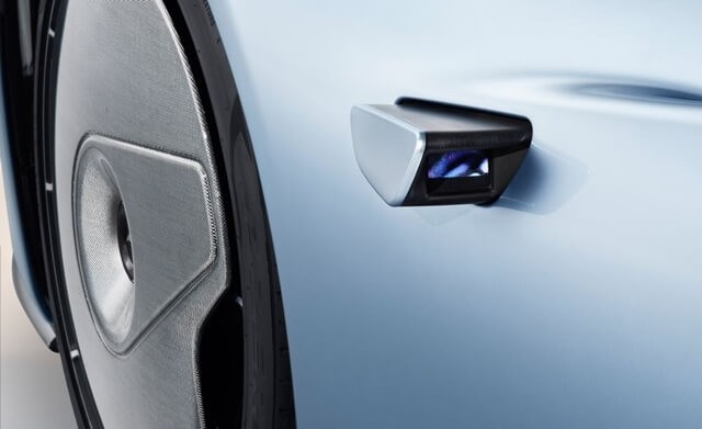 guong-chieu-hau-xe-mclaren-speedtail