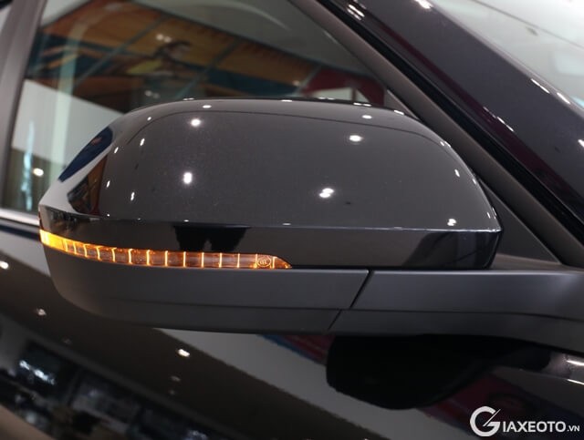 guong-chieu-hau-xe-volkswagen-teramont-2023