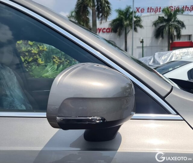 guong-chieu-hau-xe-volvo-xc90