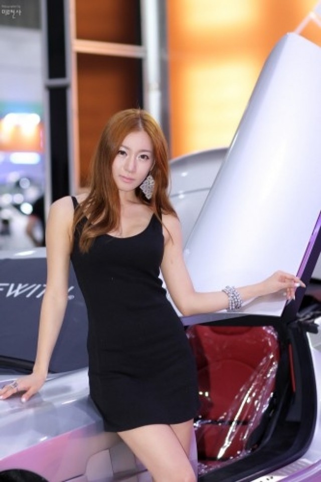 han-ji-eun-vay-den-goi-cam