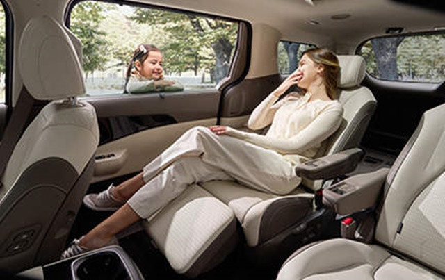 hang-ghe-sau-kia-carnival-2025