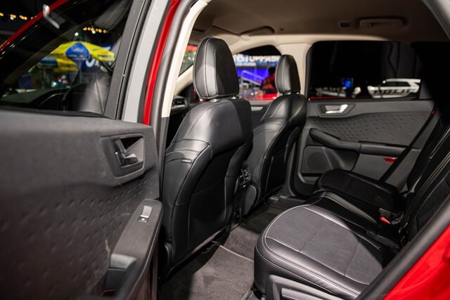 hang-ghe-sau-xe-ford-escape