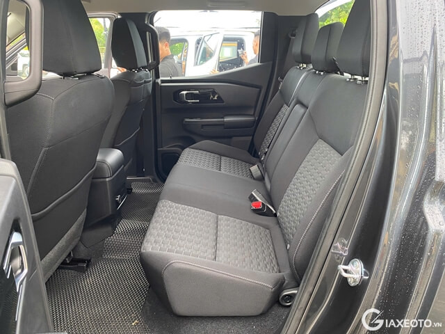 hang-ghe-sau-xe-mitsubishi-triton-glx
