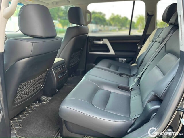 hang-ghe-sau-xe-toyota-land-cruiser-2021
