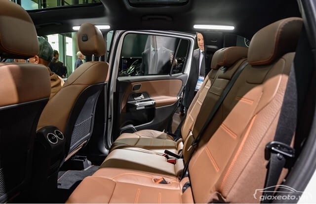 hang-ghe-thu-2-xe-mercedes-benz-glb200