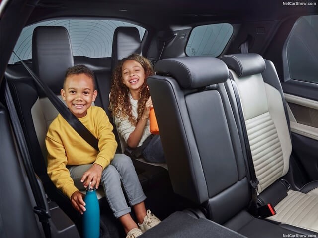 hang-ghe-thu-3-xe-Land-Rover-Discovery-Sport
