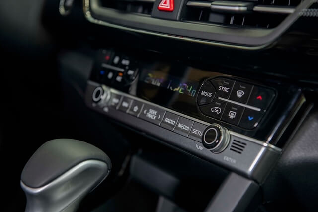 he-thong-dieu-hoa-tu-dong-2-vung-cua-kia-seltos