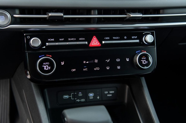 he-thong-dieu-hoa-xe-hyundai-santa-cruz-2025