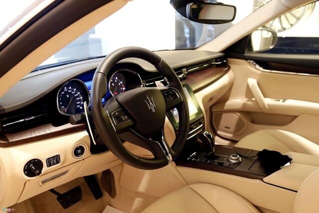 hinh-anh-khoang-lai-xe-Maserati-Quattroporte-giaxeotovn