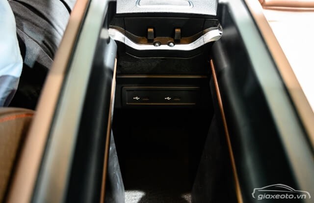 hoc-de-do-xe-mercedes-benz-glb200