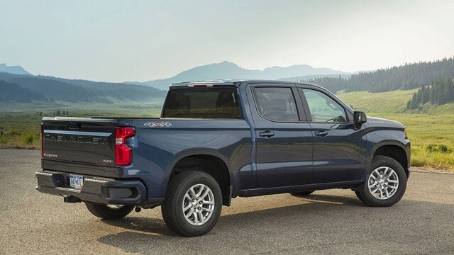 hong-xe-Chevrolet-Silverado-1500-2019-2020