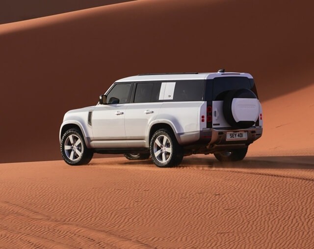 hong-xe-Land-Rover-Defender-130