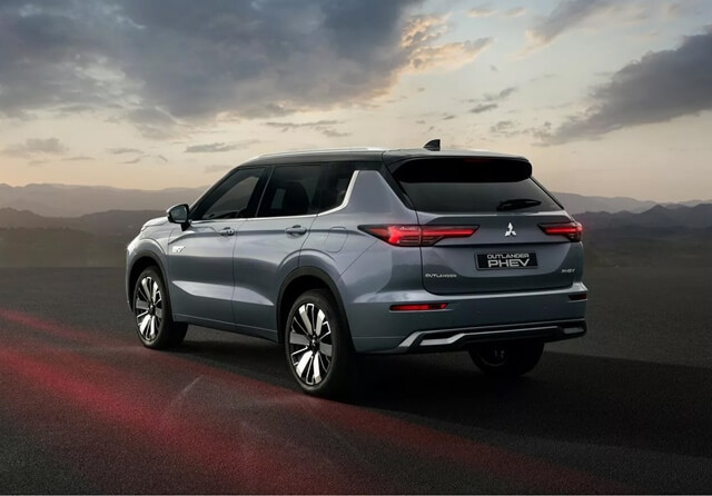 hong-xe-Mitsubishi-Outlander-PHEV