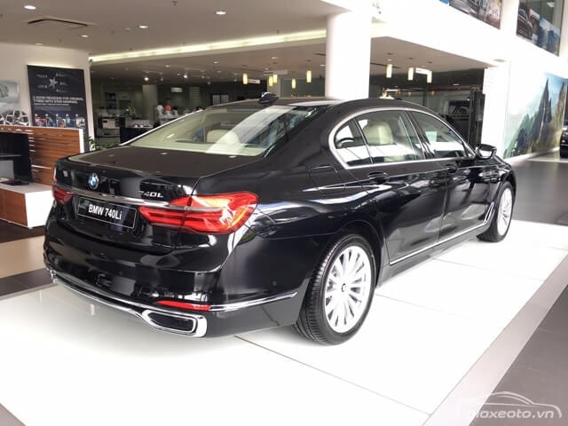 duoi-xe-bmw-740li