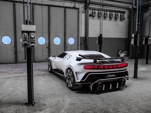 hong-xe-bugatti-centodieci