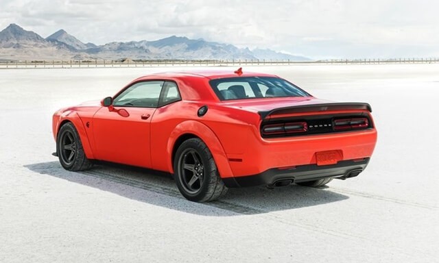 hong-xe-dodge-challenger-srt-hellcat