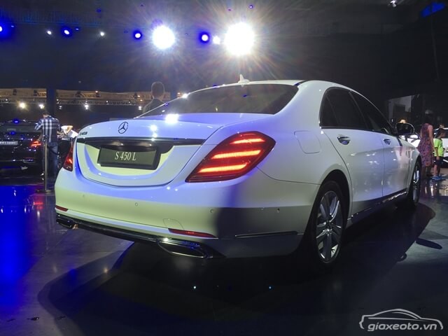 duoi-xe-mercedes-benz-s450