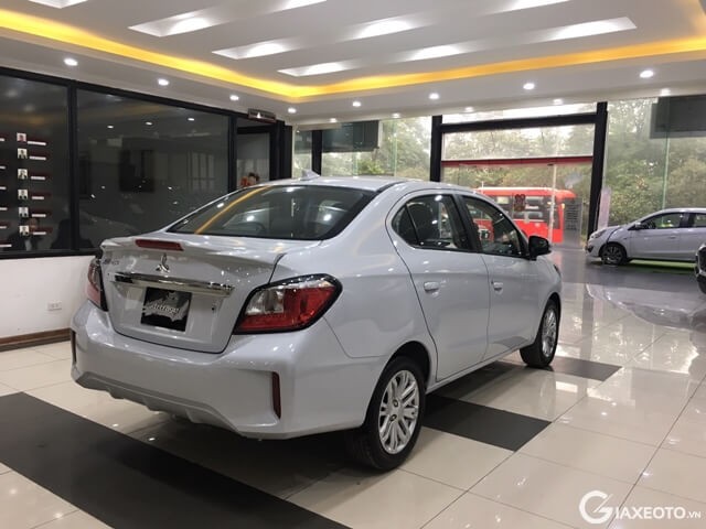 hong-xe-misubishi-attrage