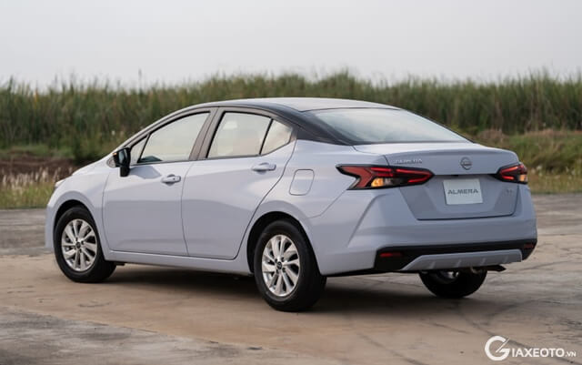 hong-xe-nissan-almera-2025