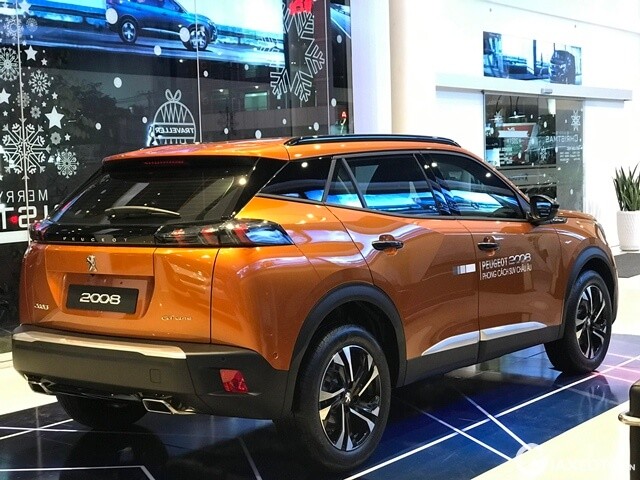 hong-xe-peugeot-2008-2023