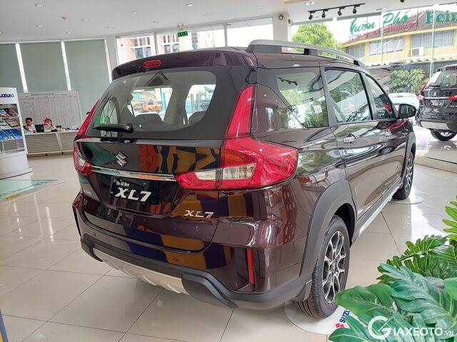 hong-xe-suzuki-xl7-2023