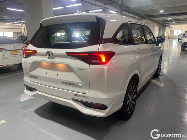 hong-xe-toyota-avanza-premio