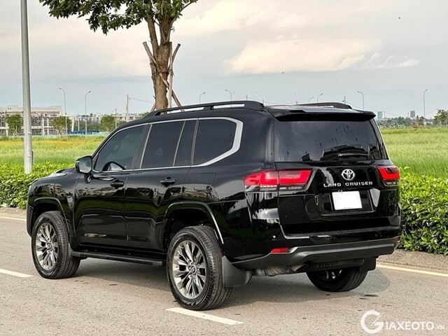 hong-xe-toyota-land-cruiser