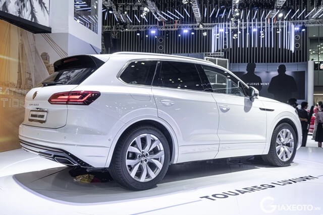 hong-xe-volkswagen-touareg-facelift