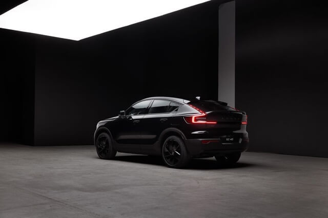 hong-xe-volvo-ec40-black-edition