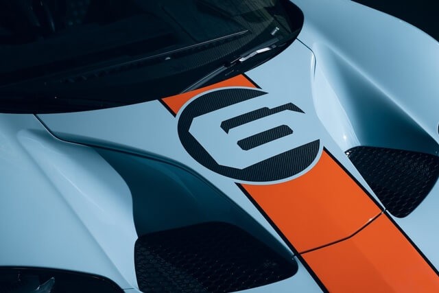 hut-gio-truoc-xe-ford-gt