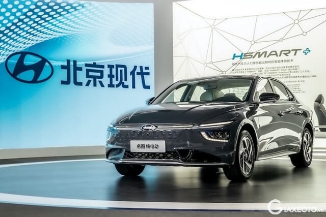 hyundai-mistra-gia-bao-nhieu