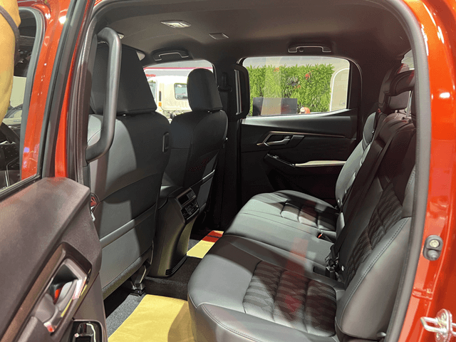 isuzu-d-max-khoang-hanh-khach