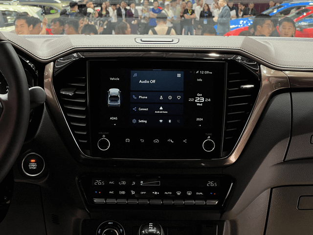 isuzu-d-max-man-hinh-giai-tri