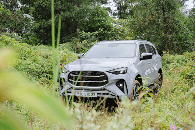 isuzu-mu-x-gia-xe