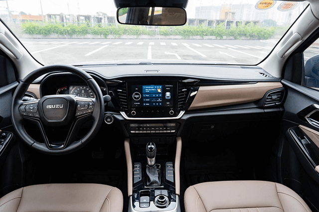 isuzu-mu-x-khoang-lai