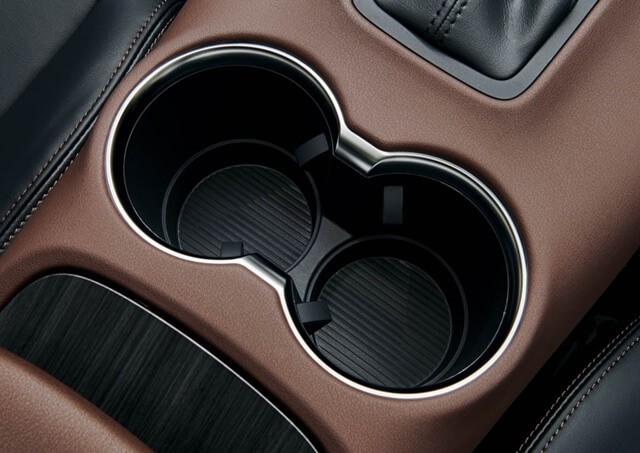 khay-de-coc-xe-toyota-harrier