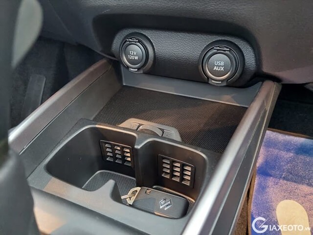 khay-de-nuoc-xl7-2023