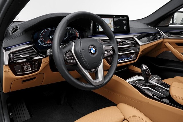 Cabin-BMW-530i-2023