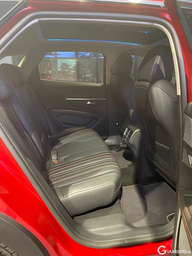 khoang-hanh-khac-xe-peugeot-3008