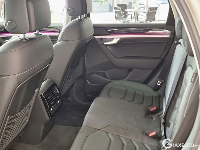 khoang-hanh-khach-volkswagen-touareg-2023