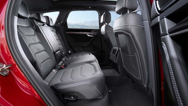 khoang-hanh-khach-volkswagen-touareg-2025