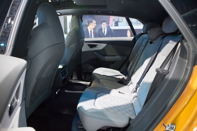 khoang-hanh-khach-xe-Audi-Q8