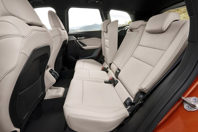 khoang-hanh-khach-xe-bmw-x1-the-he-3
